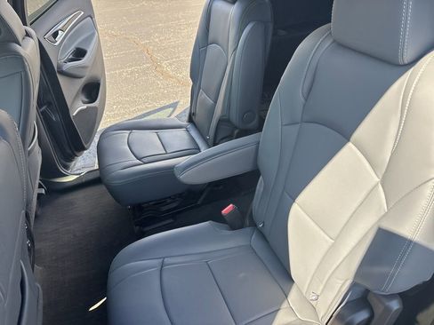 Used 2019 Buick Enclave Essence image 46