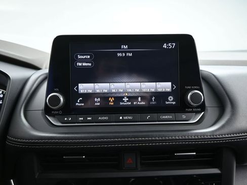 Used 2023 Nissan Rogue SV w/ SV Premium B Package image 27