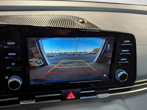 Certified 2022 Hyundai Elantra SEL w/ Convenience + Premium Package image 13