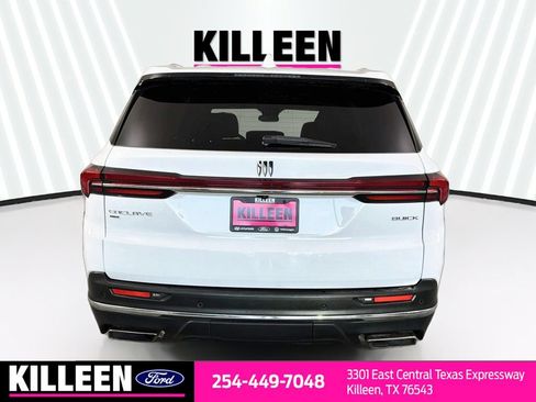 Used 2025 Buick Enclave Preferred AWD/4WD image 8