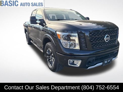 Used 2019 Nissan Titan PRO-4X w/ Pro-4x Convenience Package image 3