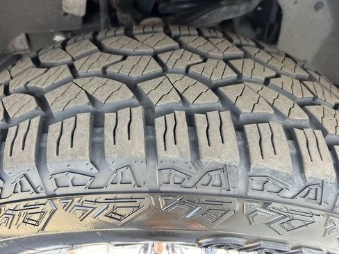 Used 2023 Ford F150 Lariat w/ Equipment Group 502A High AWD/4WD image 29