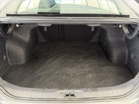 Used 2024 Nissan Altima 2.5 SV FWD image 13