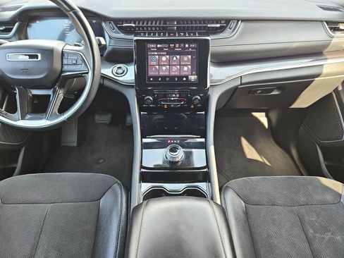 Used 2021 Jeep Grand Cherokee L Laredo image 14