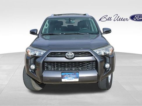Used 2016 Toyota 4Runner SR5 image 2