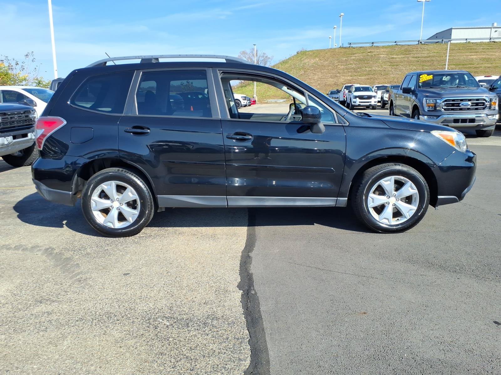 Used 2015 Subaru Forester 2.5i Premium w/ All-Weather Package AWD/4WD image 2