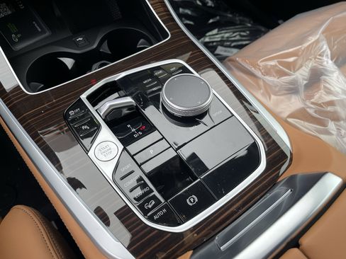 New 2026 BMW X5 xDrive40i w/ Climate Comfort Package image 13
