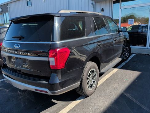 Used 2024 Ford Expedition XLT image 4