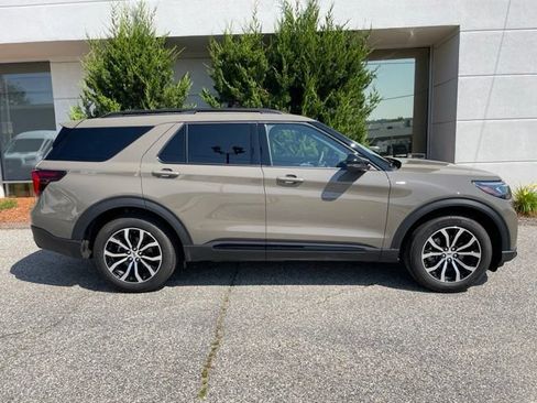 New 2026 Ford Explorer ST-Line AWD/4WD image 5