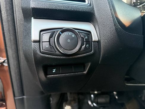 Used 2017 Ford Explorer XLT w/ Equipment Group 201A AWD/4WD image 11