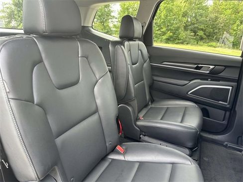 Certified 2025 Kia Telluride S image 28