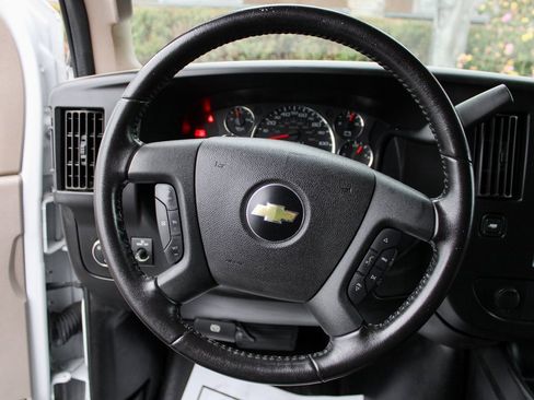 Used 2020 Chevrolet Express 3500 w/ Driver Convenience Package image 20