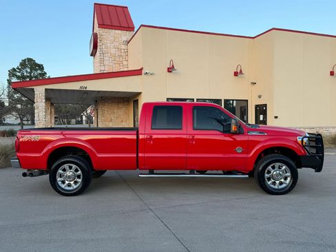 Used 2016 Ford F250 Lariat w/ Lariat Interior Package image 6