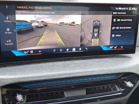 Certified 2025 BMW 330i xDrive Sedan w/ Premium Package image 21