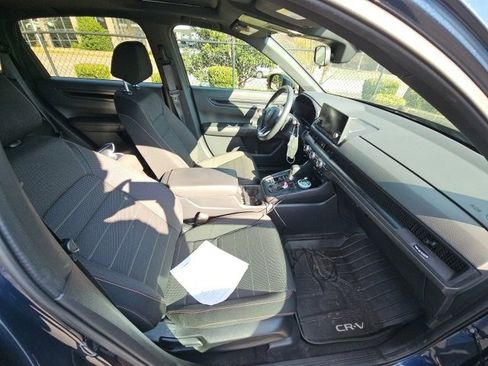 Used 2025 Honda CR-V Sport image 12