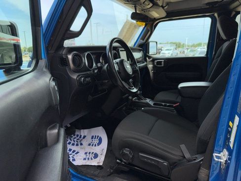 Used 2022 Jeep Gladiator Sport AWD/4WD image 16