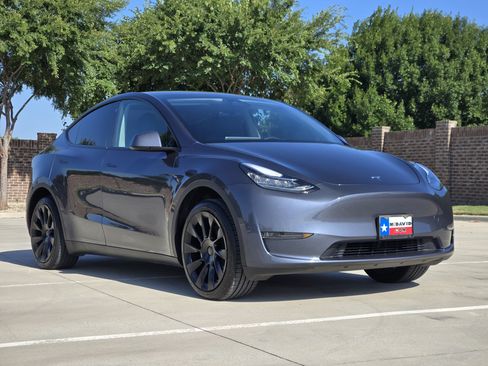 Used 2023 Tesla Model Y Long Range AWD/4WD image 4