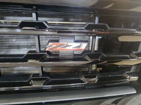 Used 2022 Chevrolet Silverado 2500 LT w/ Midnight Edition image 25