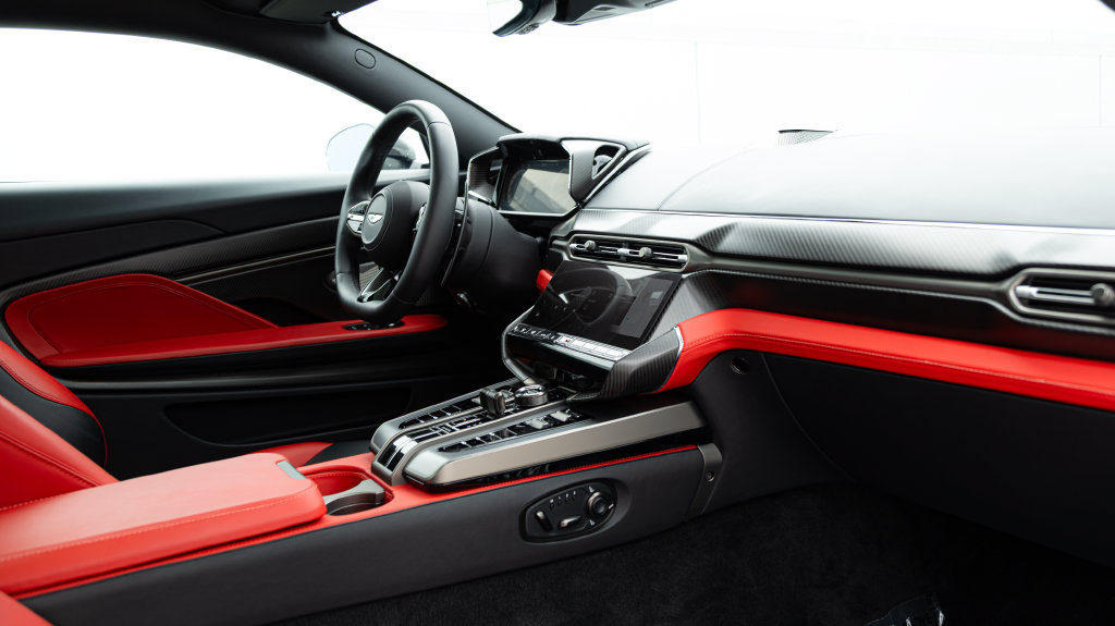 Used 2025 Aston Martin Vanquish RWD image 53