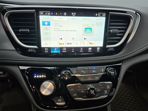 New 2026 Chrysler Pacifica Limited w/ Uconnect Theater Family Group image 12