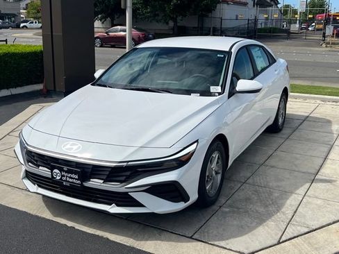 New 2026 Hyundai Elantra SE FWD image 3