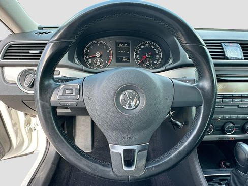 Used 2014 Volkswagen Passat 1.8T Wolfsburg Edition image 11