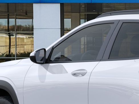 New 2026 Chevrolet Trax LT w/ Driver Confidence Package FWD image 13