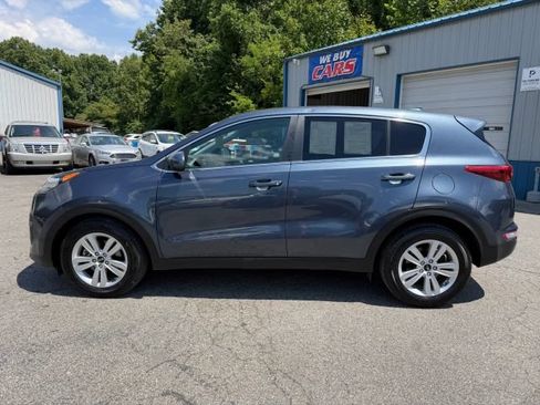Used 2018 Kia Sportage LX FWD image 2