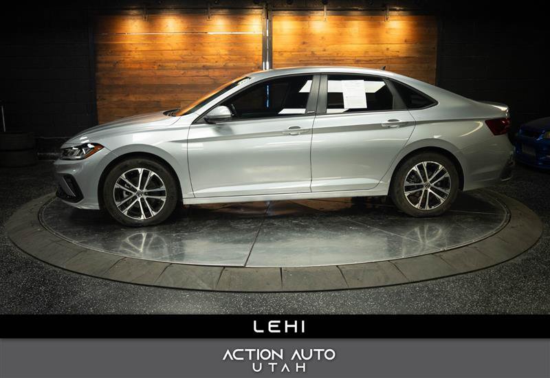 Used 2025 Volkswagen Jetta Sport FWD image 1