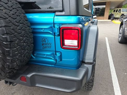 Used 2024 Jeep Wrangler Unlimited AWD/4WD image 10