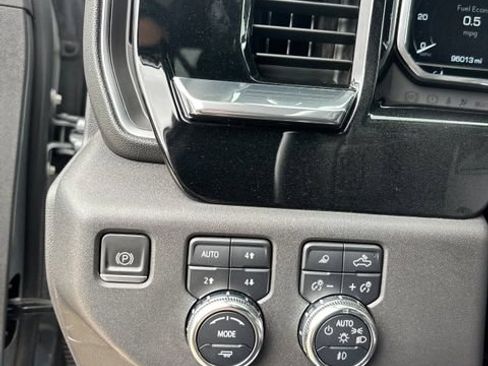 Used 2023 GMC Sierra 1500 SLT w/ SLT Premium Plus Package AWD/4WD image 17