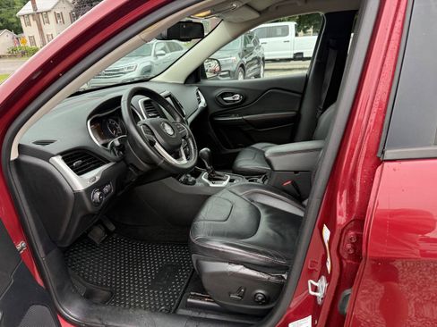 Used 2014 Jeep Cherokee Trailhawk w/ Leather Interior Group AWD/4WD image 18