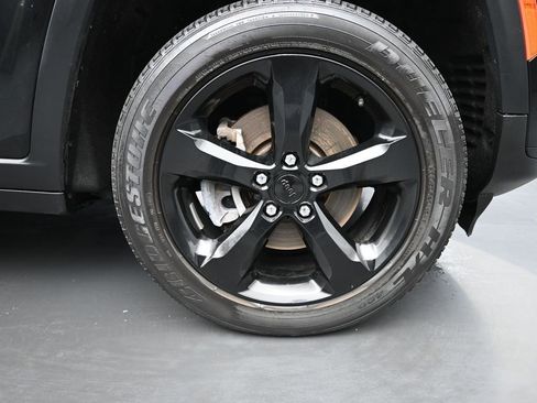 Used 2022 Jeep Grand Cherokee L Laredo image 10