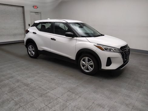 Used 2024 Nissan Kicks S FWD image 11