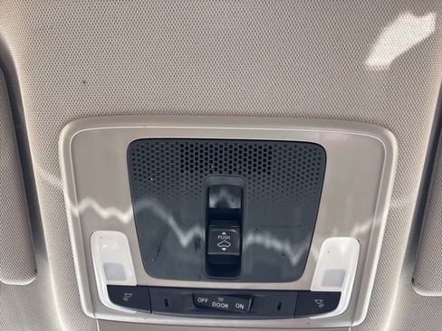 Used 2025 Honda HR-V EX-L image 16
