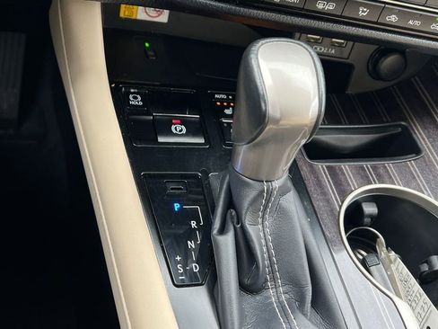 Used 2022 Lexus RX 450hL Luxury image 24