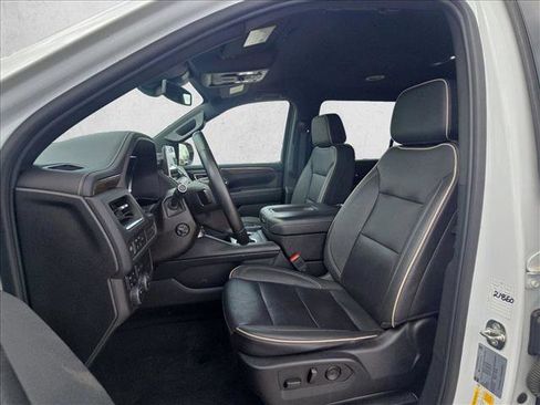 Used 2023 Chevrolet Suburban Premier image 15