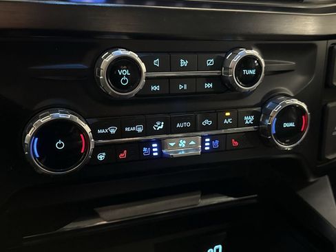 Used 2023 Ford F250 Lariat w/ Sport Appearance Package AWD/4WD image 17