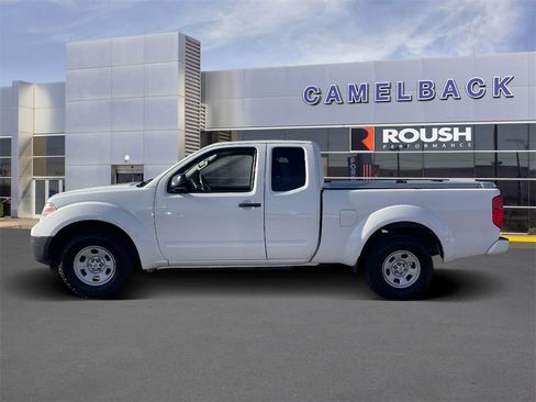 Used 2019 Nissan Frontier S image 2