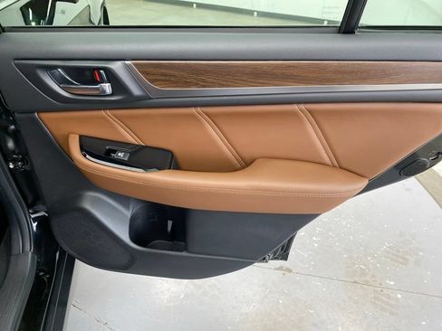 Used 2018 Subaru Outback 2.5i Touring w/ Popular Package #3 AWD/4WD image 30