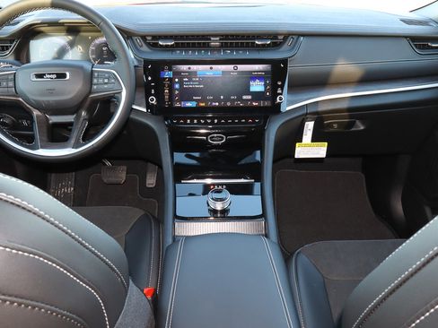 New 2026 Jeep Grand Cherokee Altitude RWD image 16