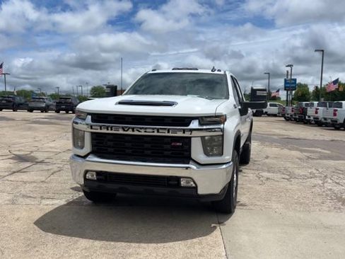 Used 2022 Chevrolet Silverado 2500 LT w/ Convenience Package AWD/4WD image 4