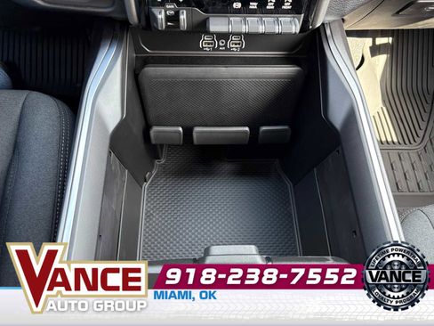 Used 2025 RAM 3500 Big Horn image 25