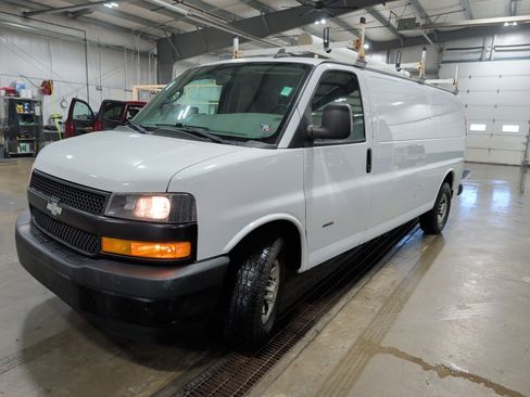 Used 2020 Chevrolet Express 2500 Extended image 6
