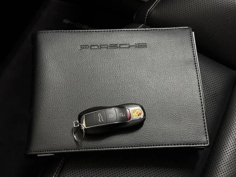 Used 2022 Porsche Macan S AWD/4WD image 31