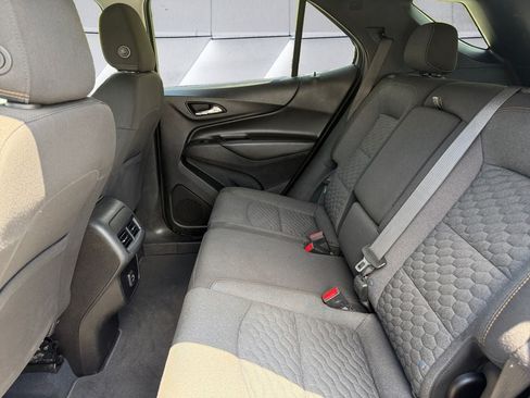 Used 2021 Chevrolet Equinox LT AWD/4WD image 14