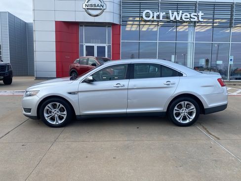 Used 2018 Ford Taurus SEL w/ Equipment Group 201A image 2