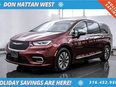 Used 2023 Chrysler Pacifica Limited