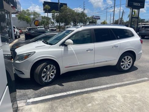 Used 2017 Buick Enclave Premium w/ Experience Buick Package FWD image 3