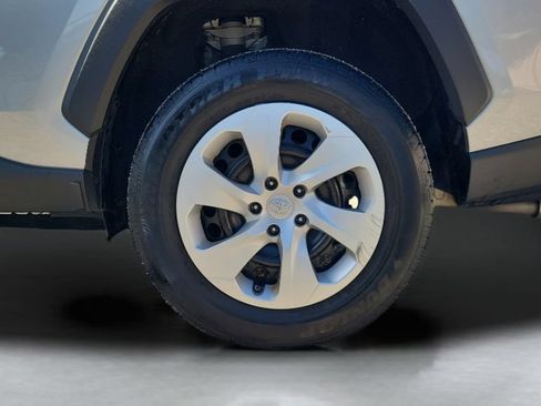 Used 2025 Toyota RAV4 LE AWD/4WD image 27